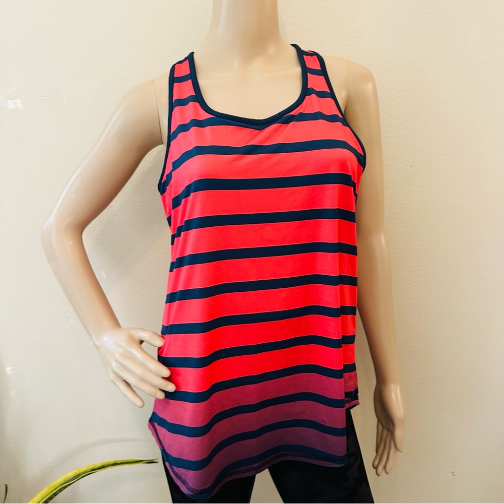 Tommy Hilfiger striped ombré tank top stripes w/built in bra Sz M